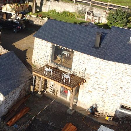 La Petite Bergerie En Pierre Surplombant Le Lac Real Zewnętrze zdjęcie