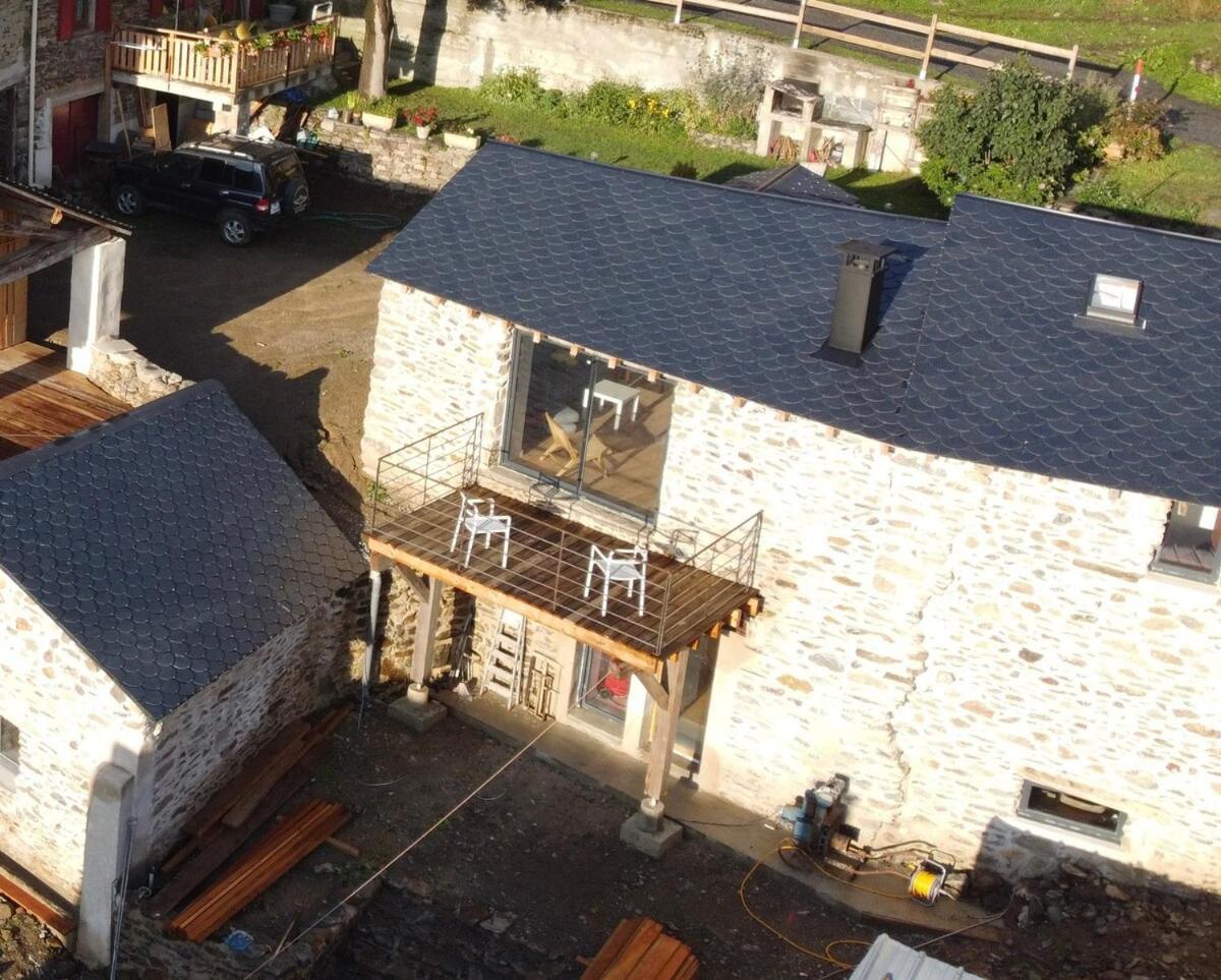 La Petite Bergerie En Pierre Surplombant Le Lac Real Zewnętrze zdjęcie