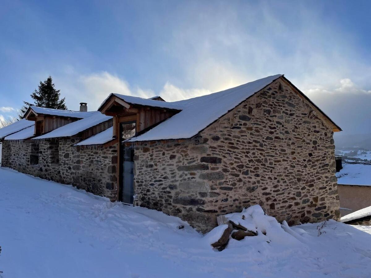 La Petite Bergerie En Pierre Surplombant Le Lac Real Zewnętrze zdjęcie
